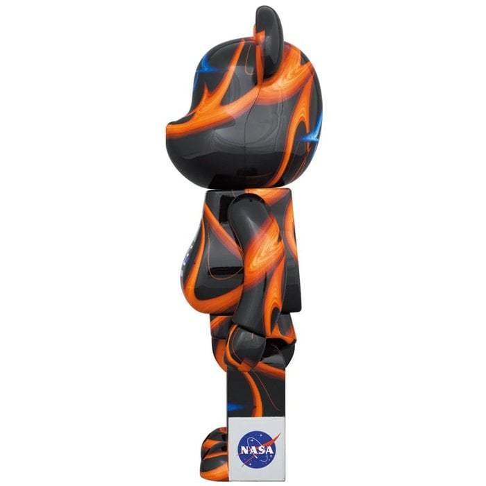 400% & 100% Bearbrick sæt - Doubly Warped Black Hole (NASA),