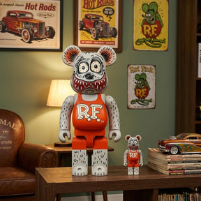 400% & 100% Bearbrick set - Rat Fink by Ed "Big Daddy" Roth (Gray) | 400% & 100% Bearbrick set - Rat Fink by Ed "Big Daddy" Roth (Gray) | Køb hos Bearbrick.dk